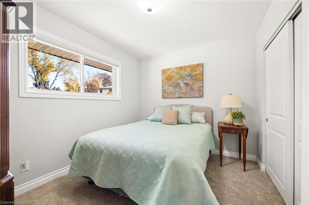 18 Evelyn Crescent Property Photo 16