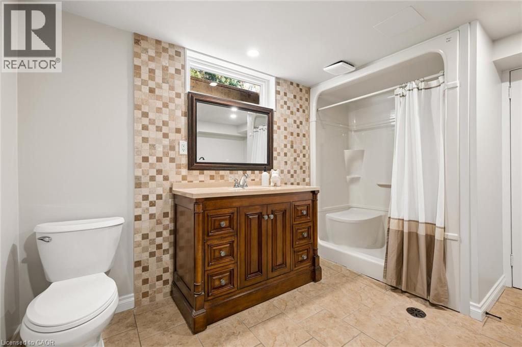 18 Evelyn Crescent Property Photo 22