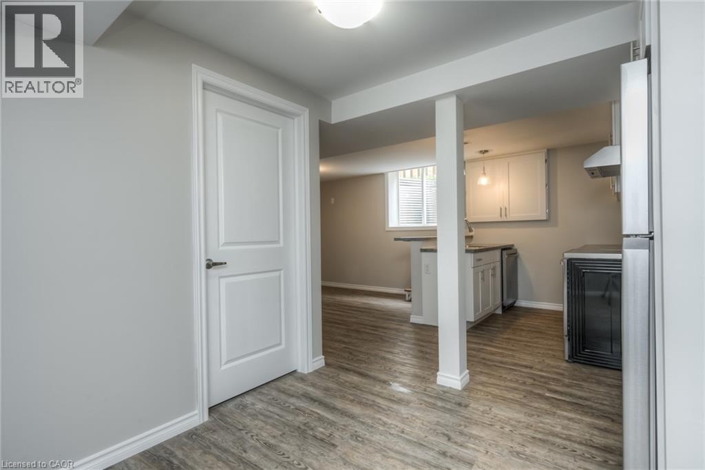 223 Highview Drive Unit# Lower Property Photo 4