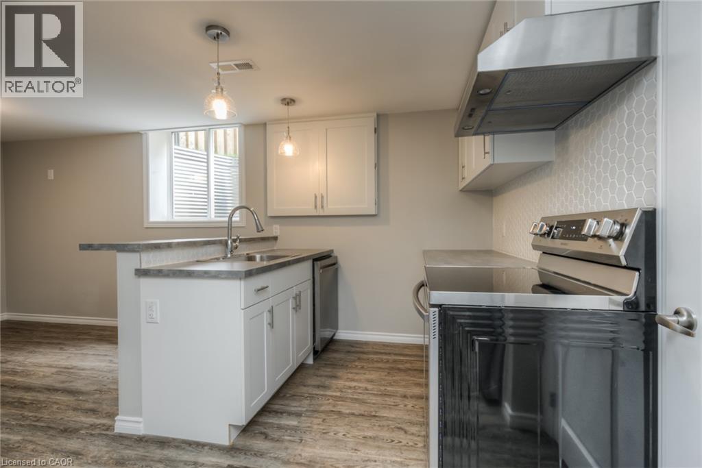 223 Highview Drive Unit# Lower Property Photo 5