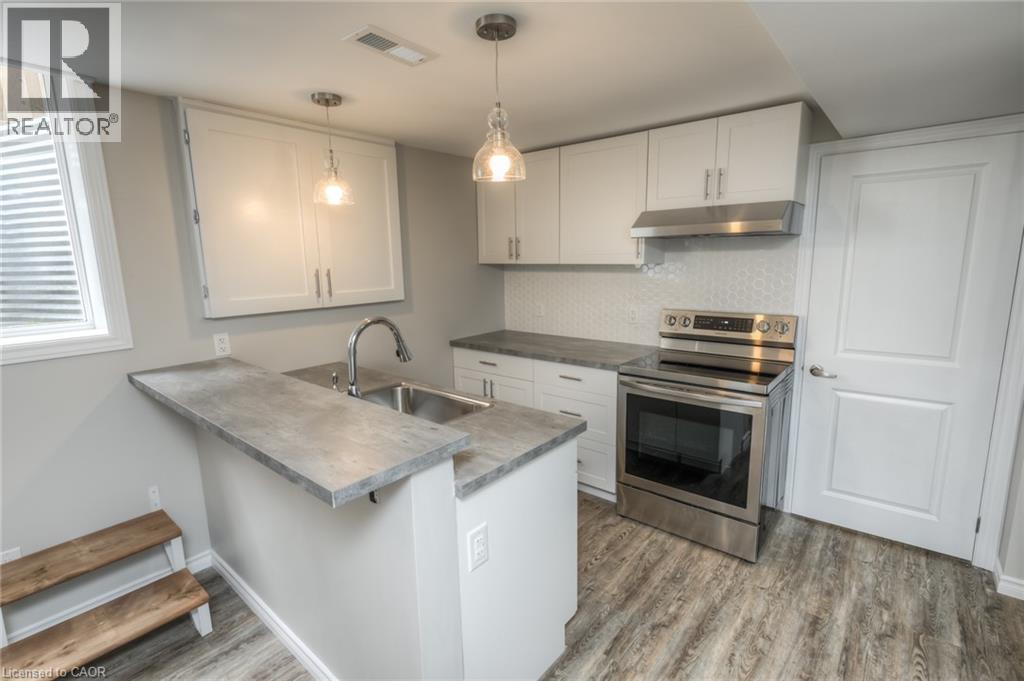 223 Highview Drive Unit# Lower Property Photo 13