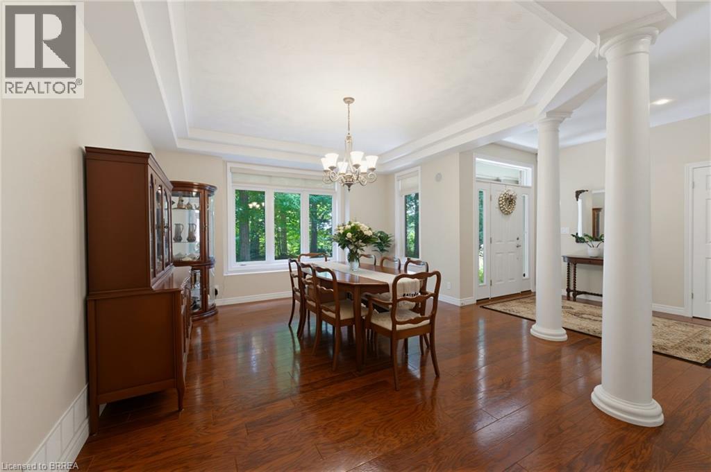 301 Governors Road E Property Photo 4
