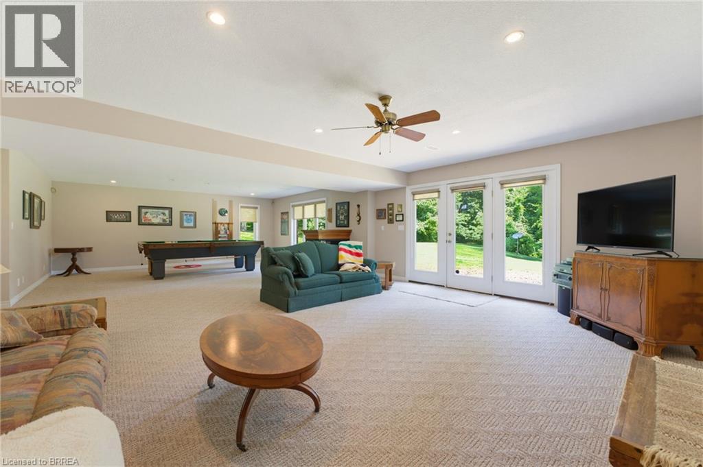 301 Governors Road E Property Photo 16
