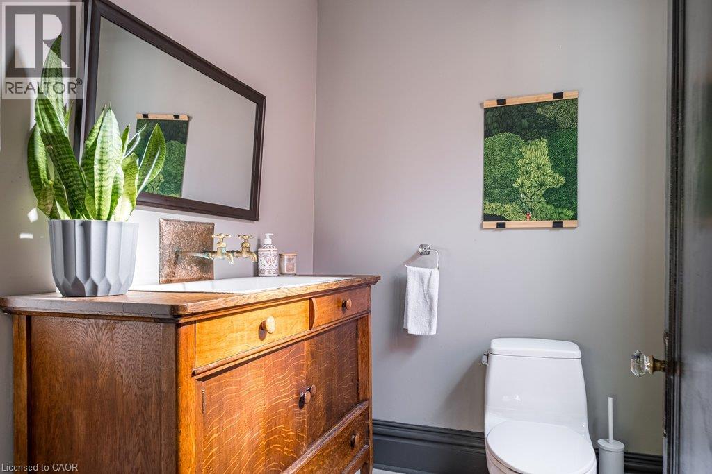 63 Chedoke Avenue Property Photo 9