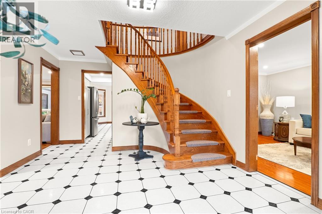 98 Wallace Drive Property Photo 2