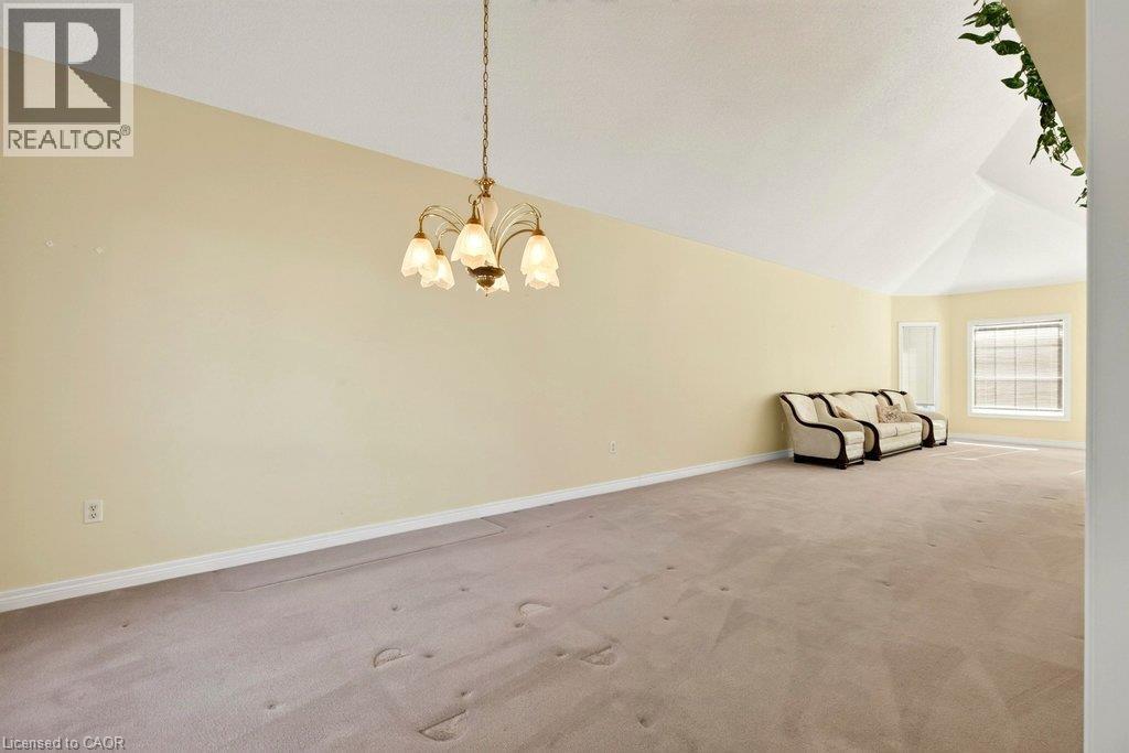 13 Chianti Crescent Property Photo 5
