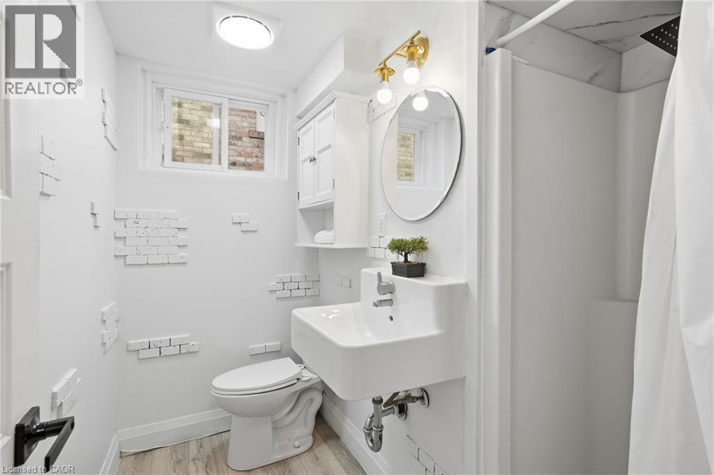 84 Elgar Avenue Property Photo 32