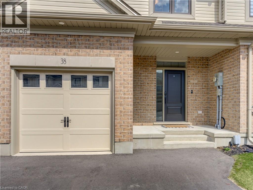 38 CANARY Street Property Photo 1