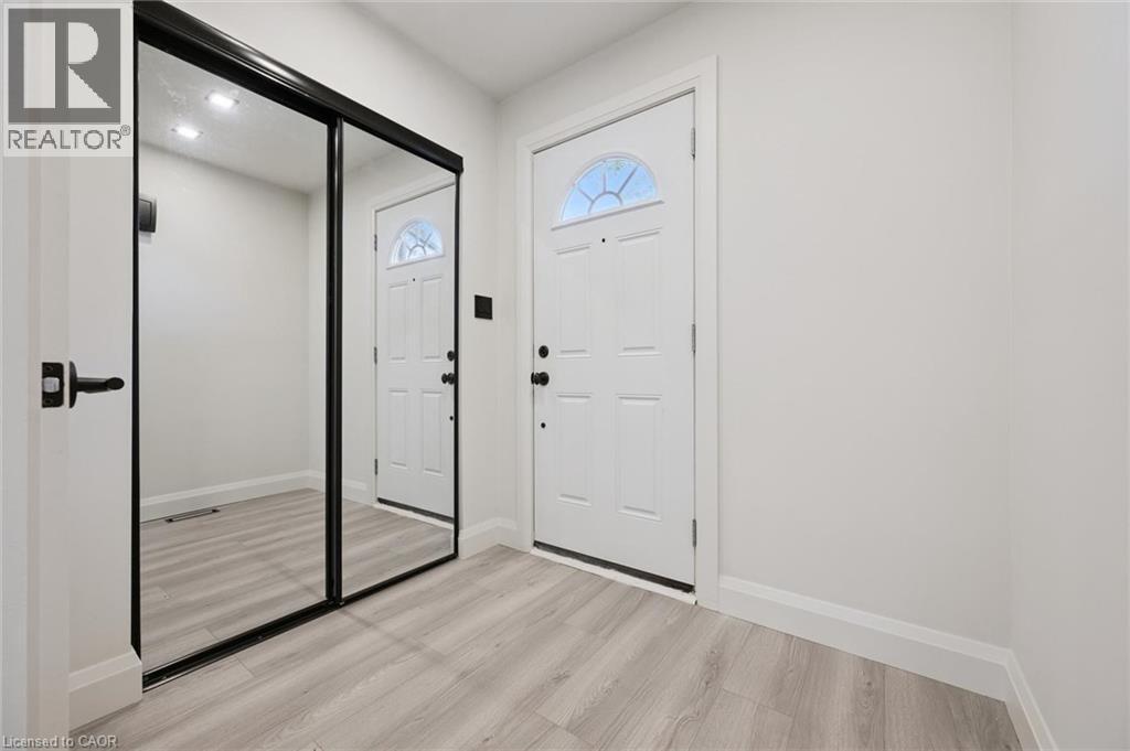 5475 Lakeshore Road Unit# 107 Property Photo 3