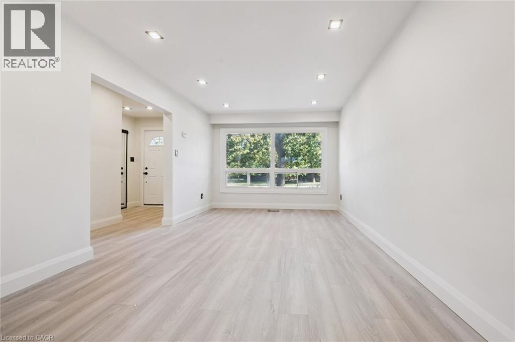 5475 Lakeshore Road Unit# 107 Property Photo 6