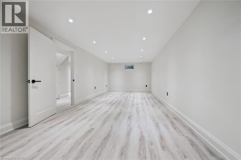 5475 Lakeshore Road Unit# 107 Property Photo 31