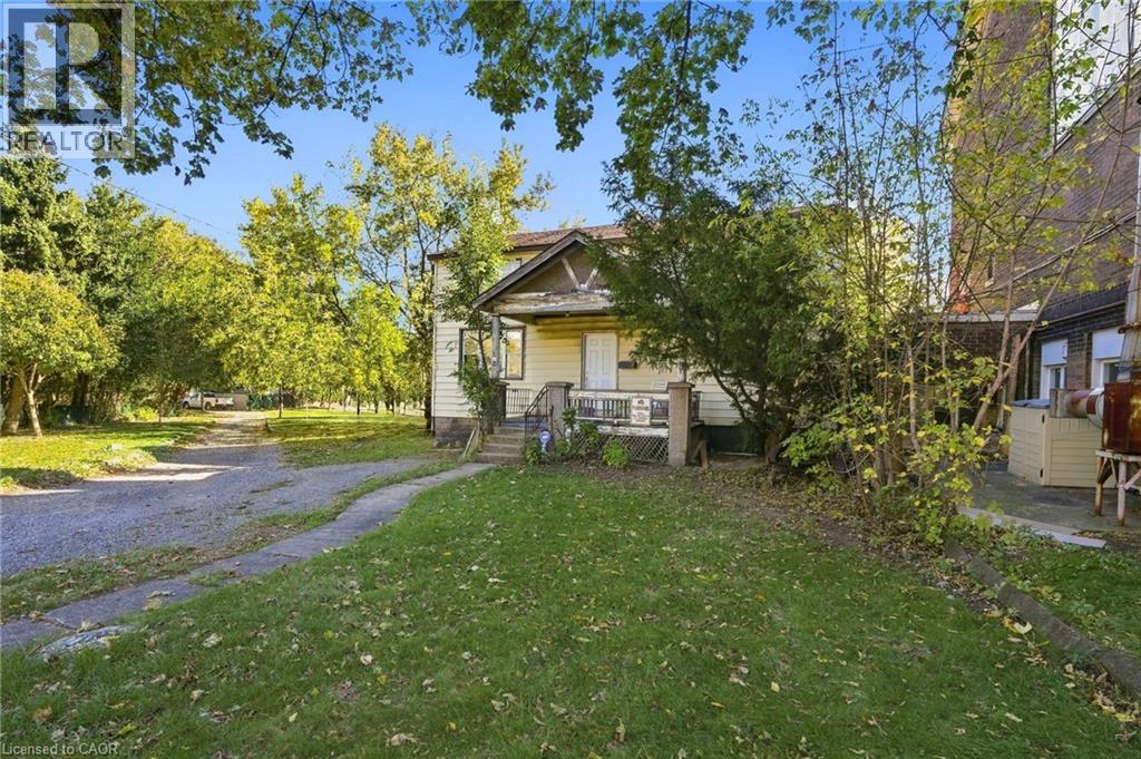14 London Street N Property Photo 1