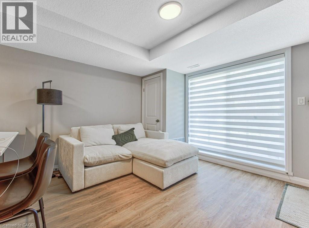 410 Northfield Drive Unit# B11 Property Photo 6