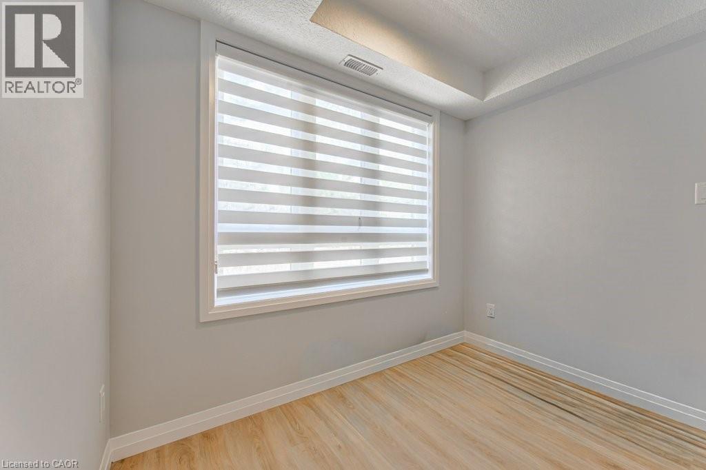410 Northfield Drive Unit# B11 Property Photo 13