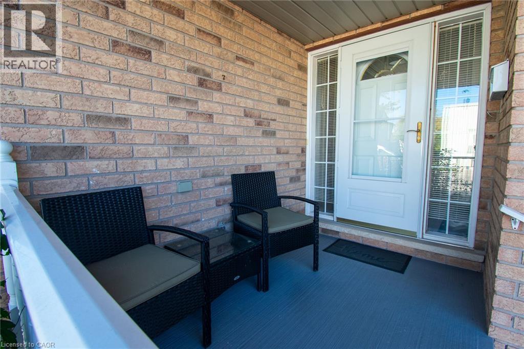 124 Forest Street E Property Photo 3
