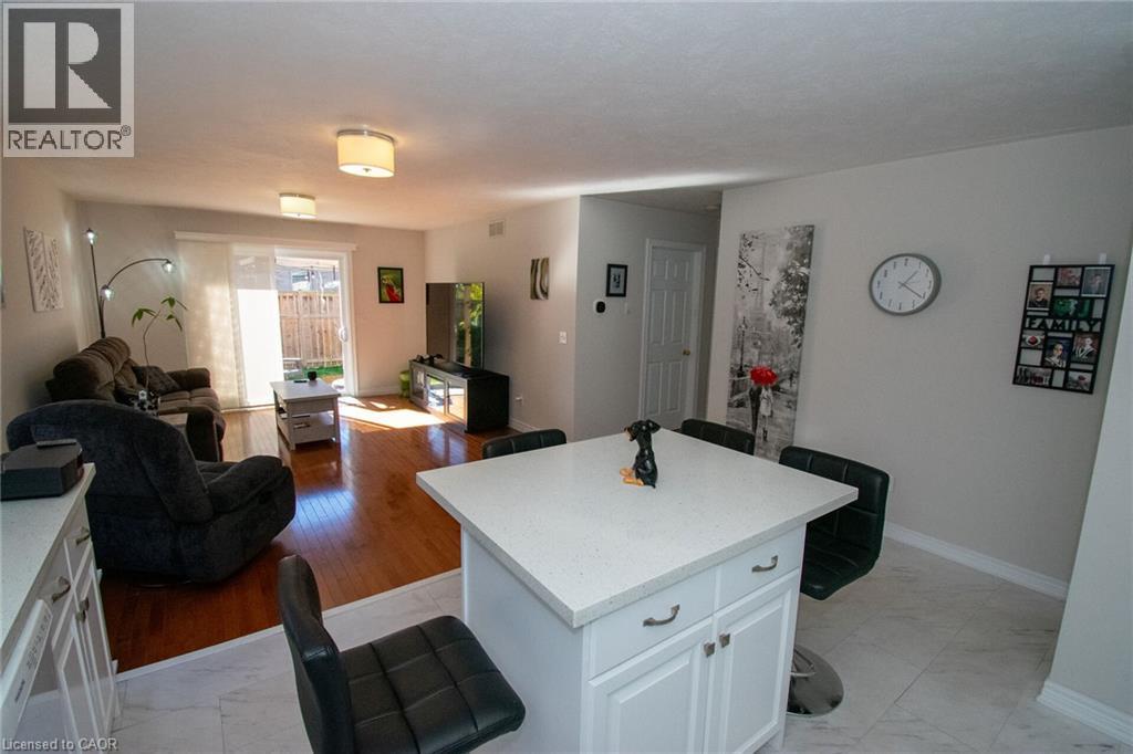 124 Forest Street E Property Photo 9