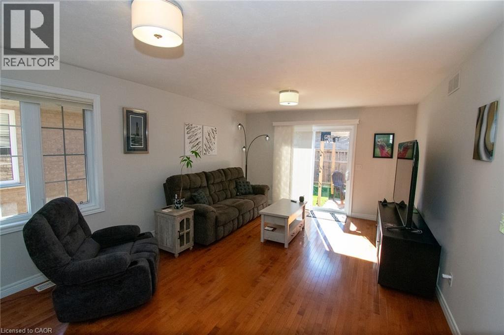 124 Forest Street E Property Photo 10