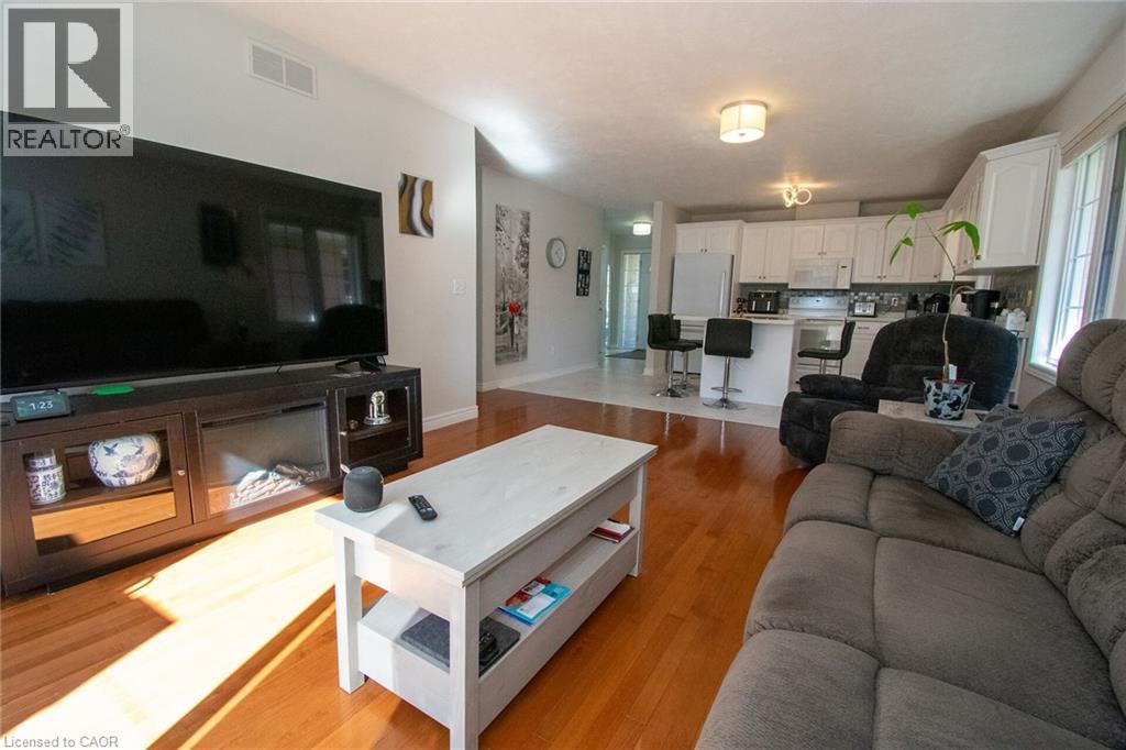 124 Forest Street E Property Photo 12