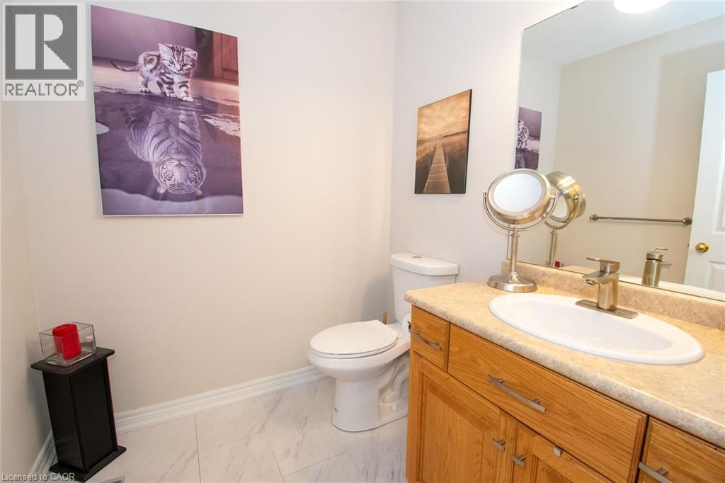 124 Forest Street E Property Photo 17