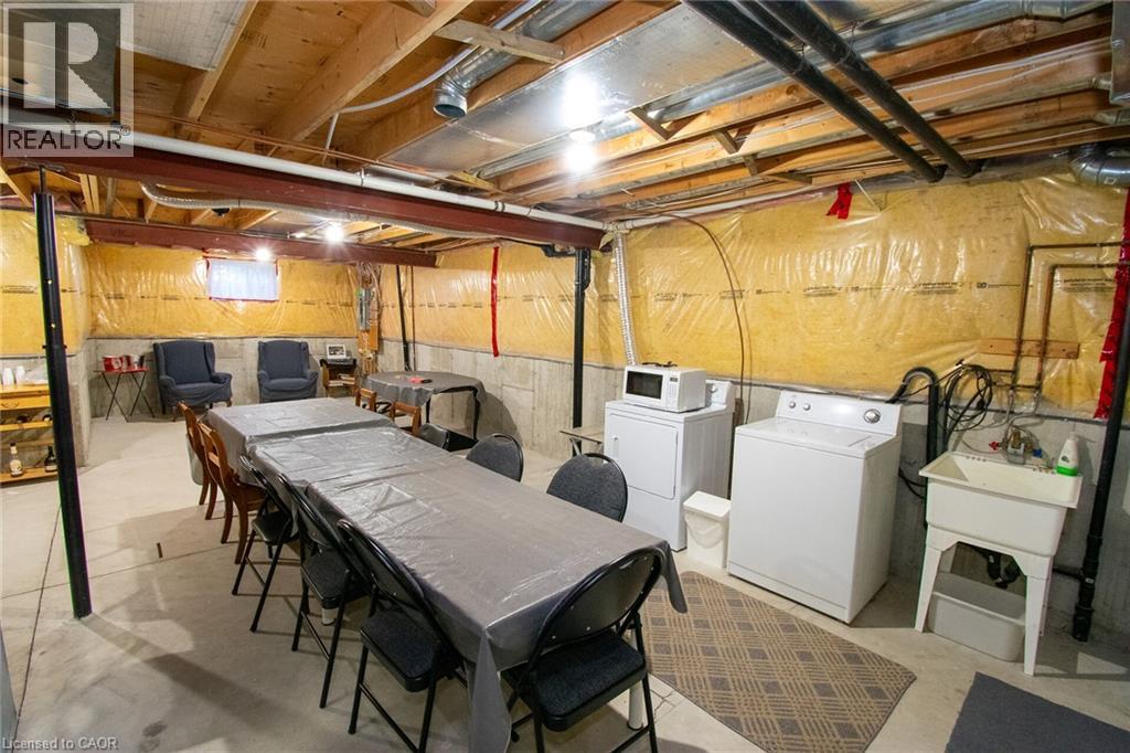 124 Forest Street E Property Photo 22