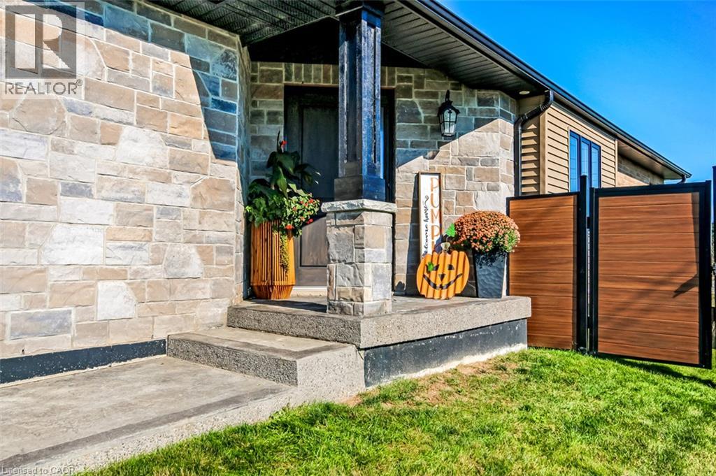 30 Whiting Drive Property Photo 4