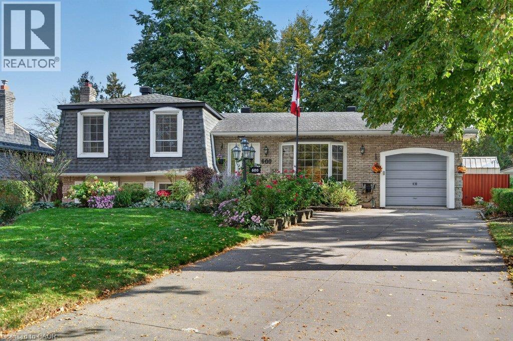 600 HOLLY HILL Crescent Property Photo 1