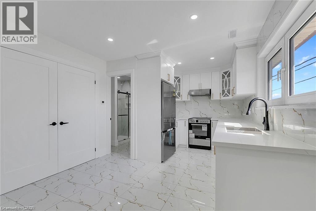 581 Lancaster Street W Unit# 2 Property Photo 2