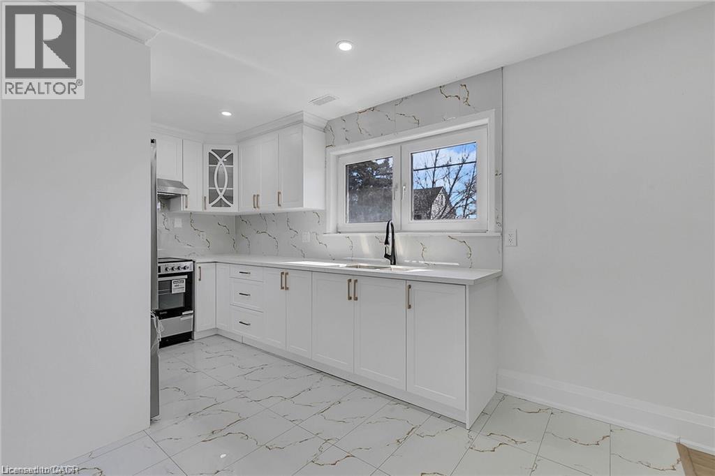 581 Lancaster Street W Unit# 2 Property Photo 3