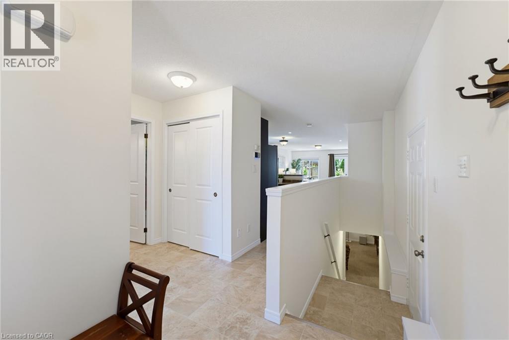 934 Zeller Crescent Property Photo 4