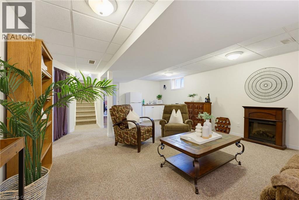 934 Zeller Crescent Property Photo 15