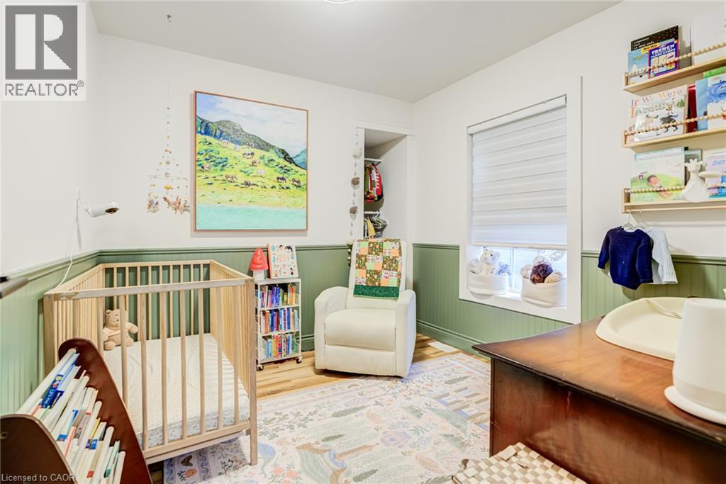 175 Rosslyn Avenue S Property Photo 20