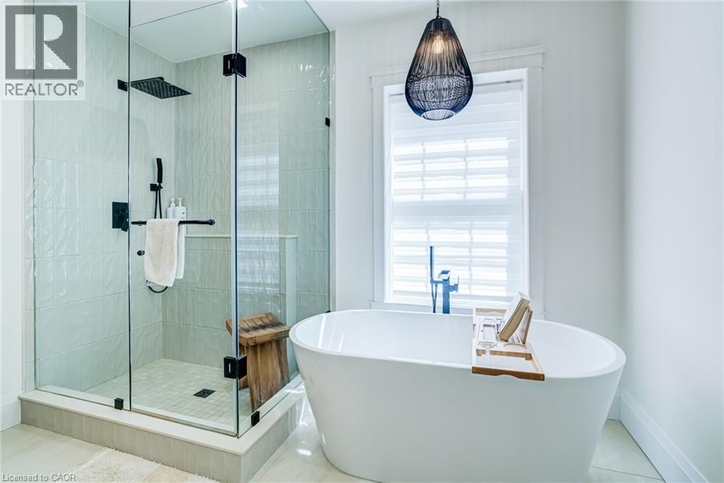 175 Rosslyn Avenue S Property Photo 24