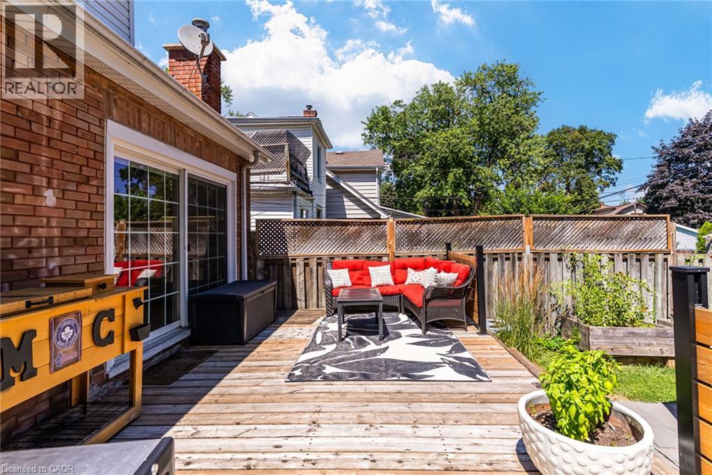 175 Rosslyn Avenue S Property Photo 34