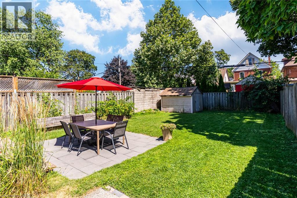 175 Rosslyn Avenue S Property Photo 36