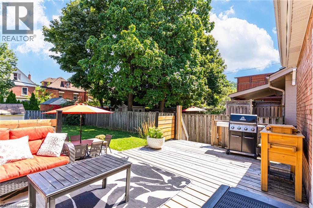 175 Rosslyn Avenue S Property Photo 37