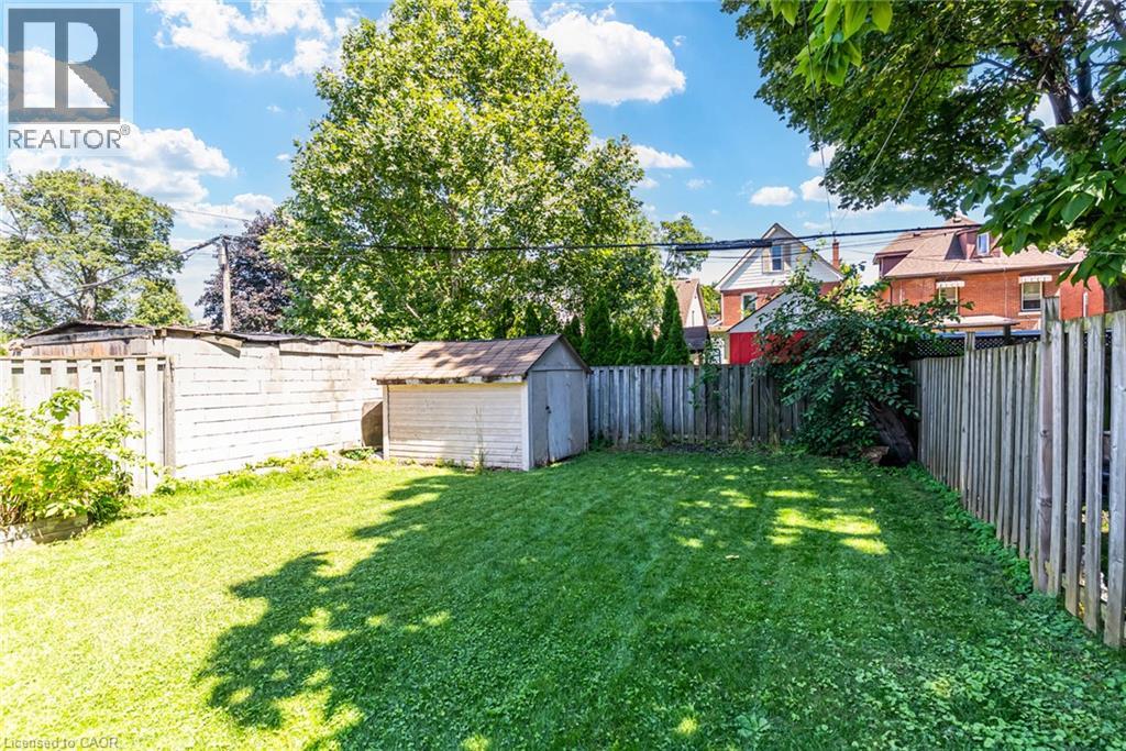 175 Rosslyn Avenue S Property Photo 40