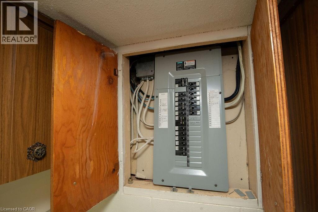 91 Pearl Street N Property Photo 24