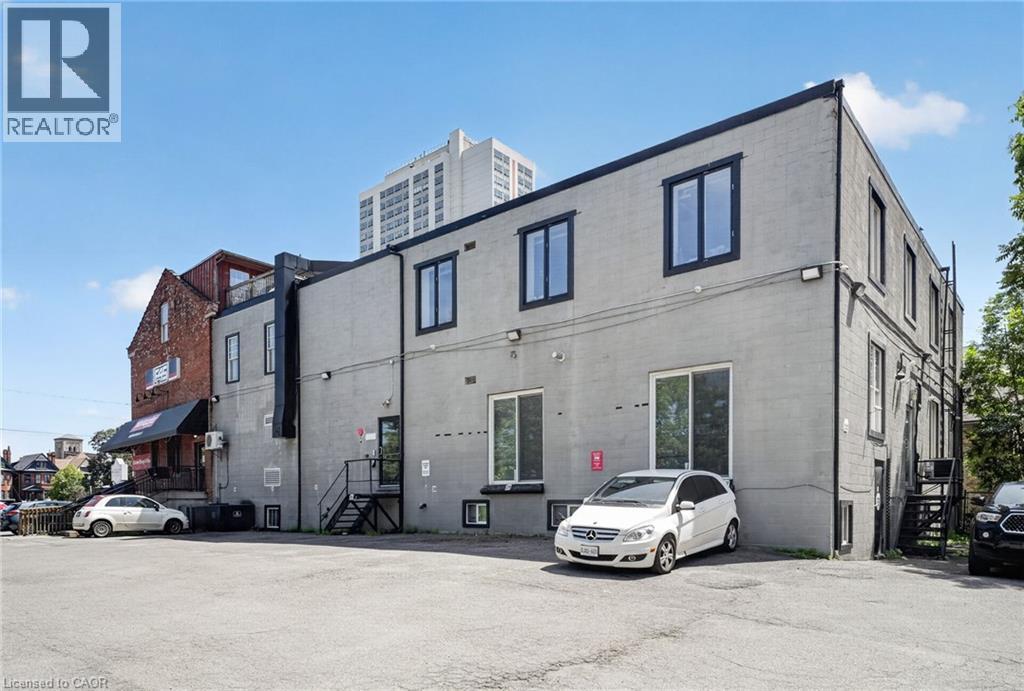 15 Wellington Street N Unit# 201 Property Photo 6