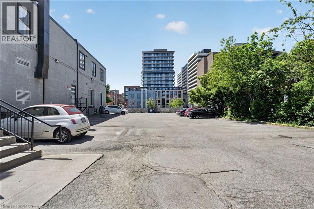 15 Wellington Street N Unit# 201 Property Photo 7
