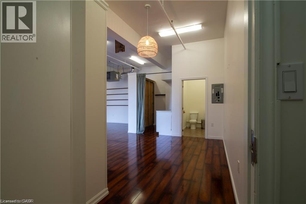 15 Wellington Street N Unit# 201 Property Photo 8