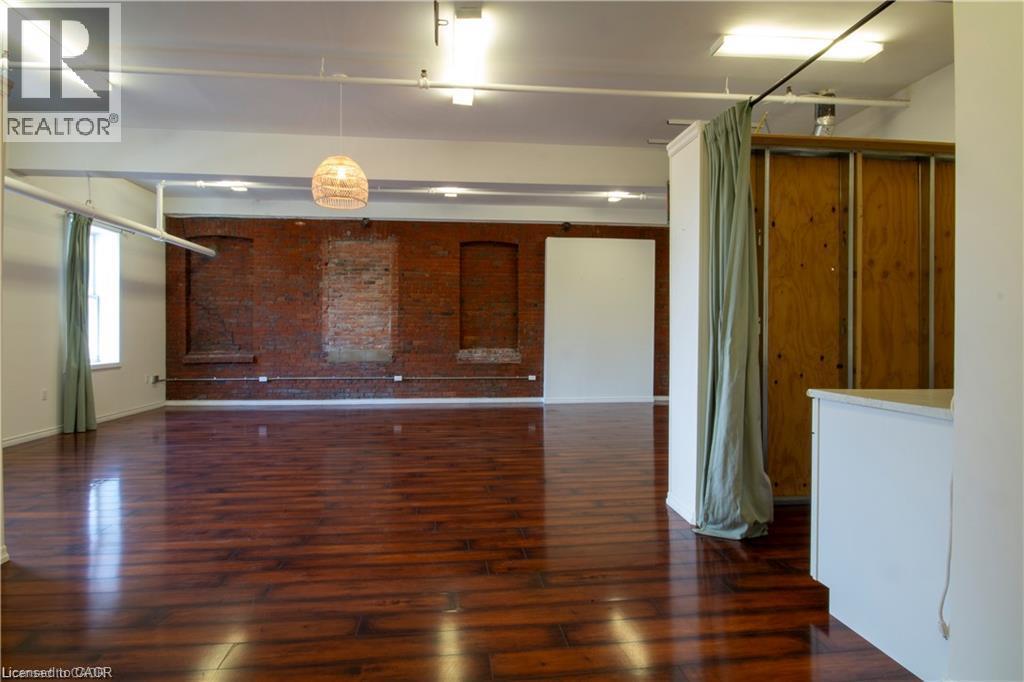 15 Wellington Street N Unit# 201 Property Photo 9