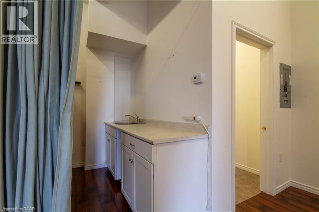 15 Wellington Street N Unit# 201 Property Photo 10