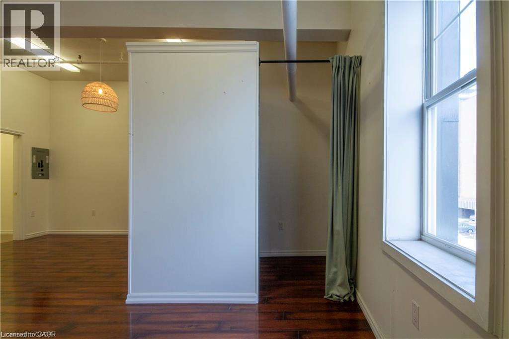 15 Wellington Street N Unit# 201 Property Photo 16