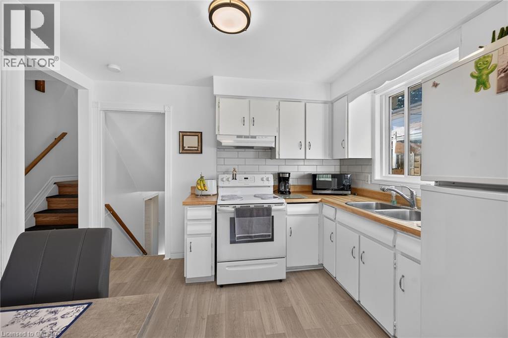 411 Queen Victoria Drive Property Photo 18
