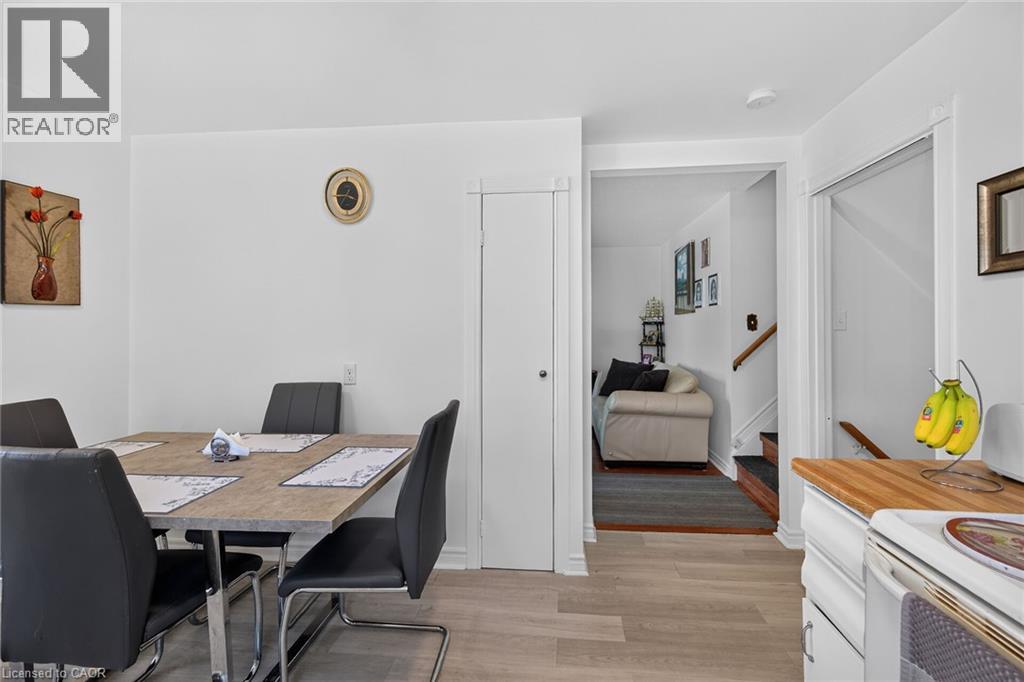 411 Queen Victoria Drive Property Photo 19