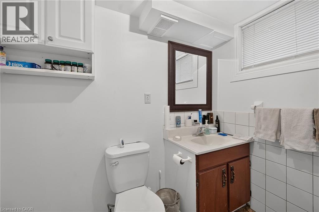 411 Queen Victoria Drive Property Photo 21