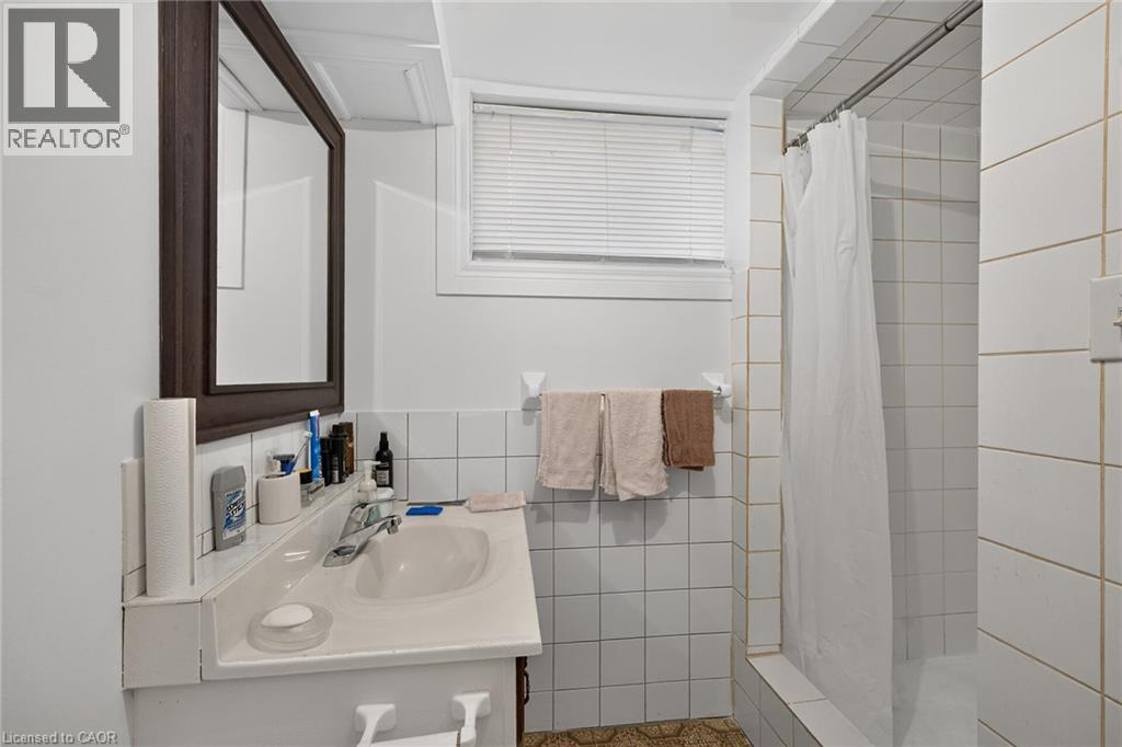 411 Queen Victoria Drive Property Photo 22