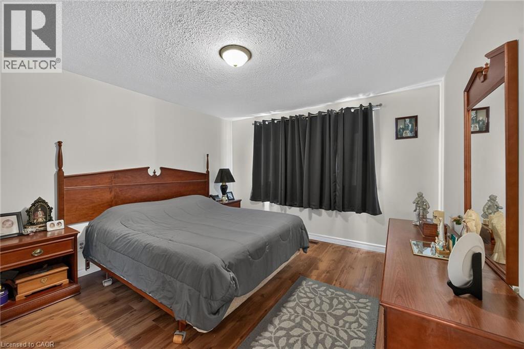 411 Queen Victoria Drive Property Photo 23