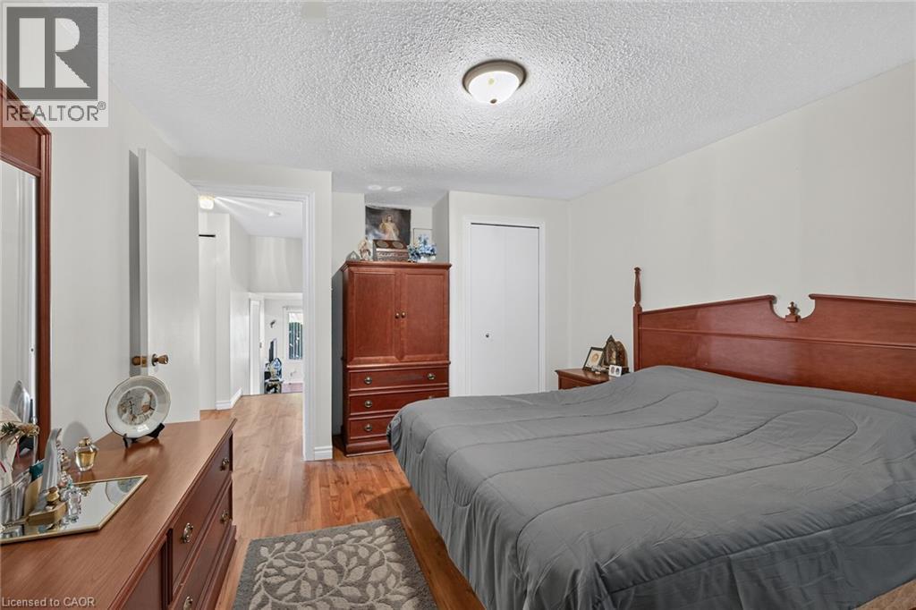 411 Queen Victoria Drive Property Photo 24