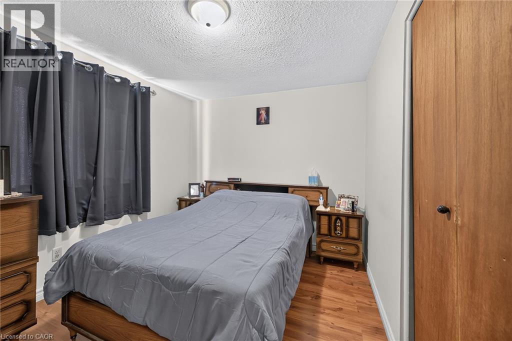 411 Queen Victoria Drive Property Photo 27